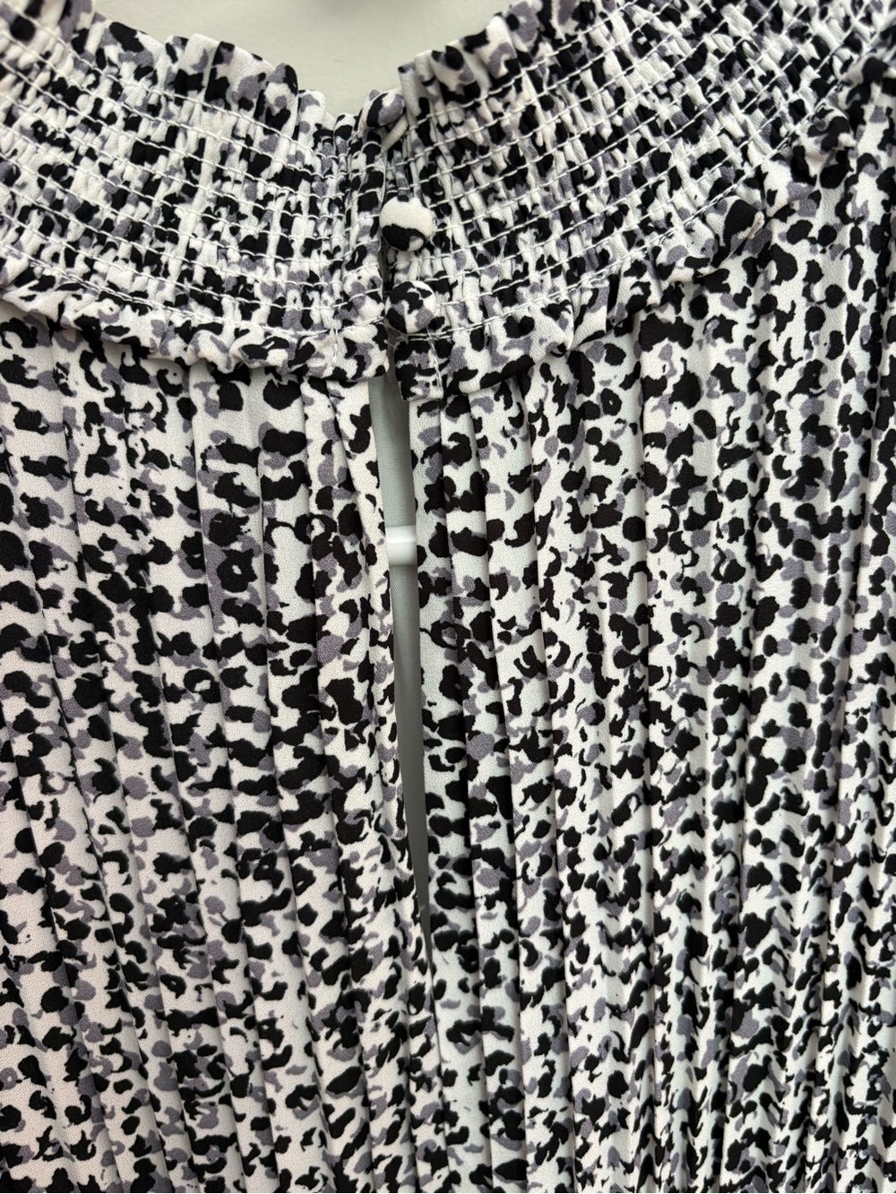 Nanette Lepore Pleated Smocked Mock Neck Midi Dress - Size 6 - Picture 5 of 7